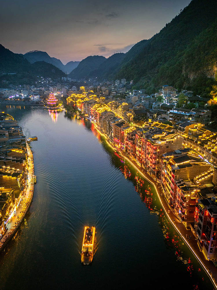 九寨沟陪游一天能挣多少钱。